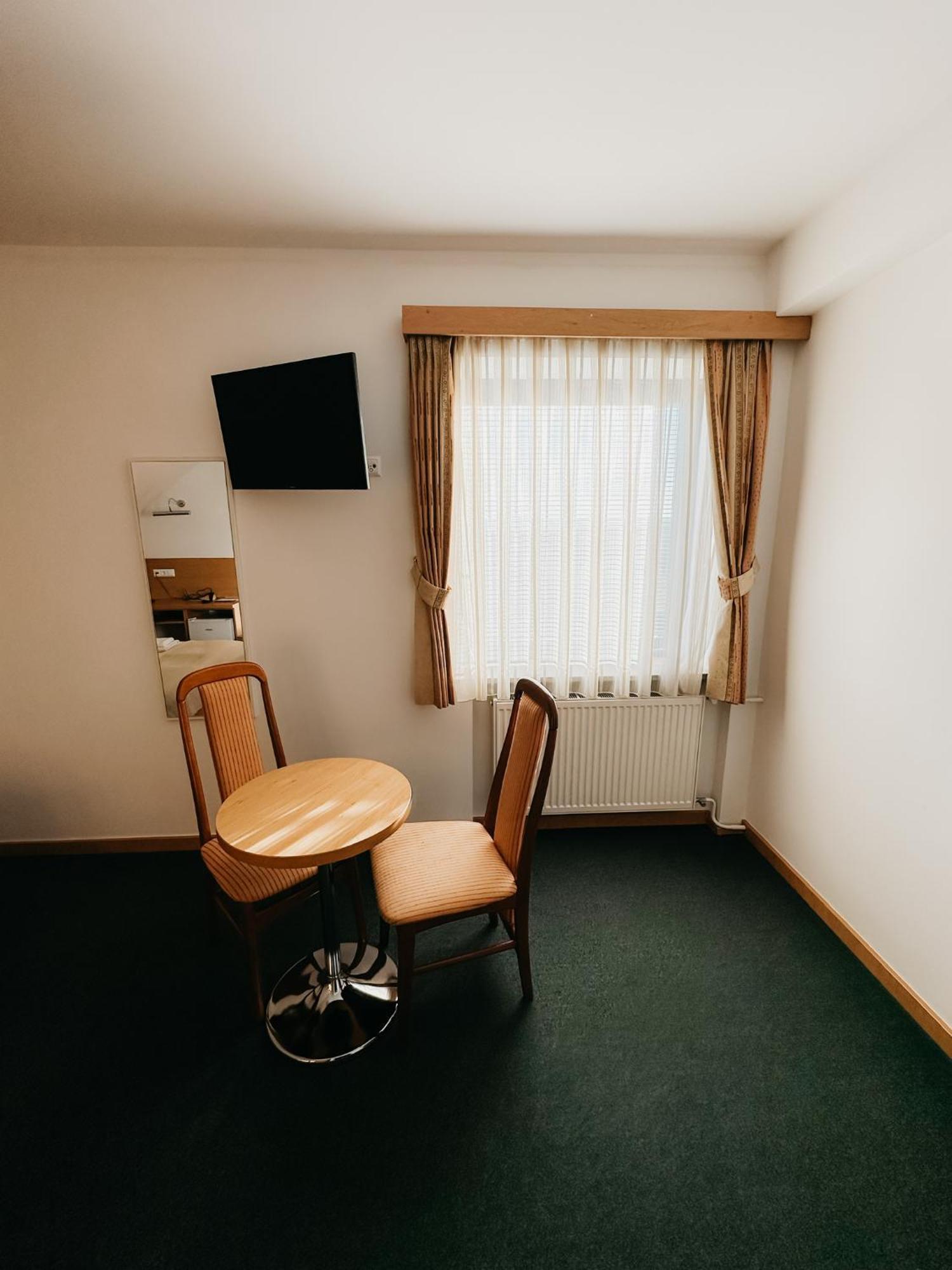 Hotel Oskar Zaplata Preddvor Szoba fotó